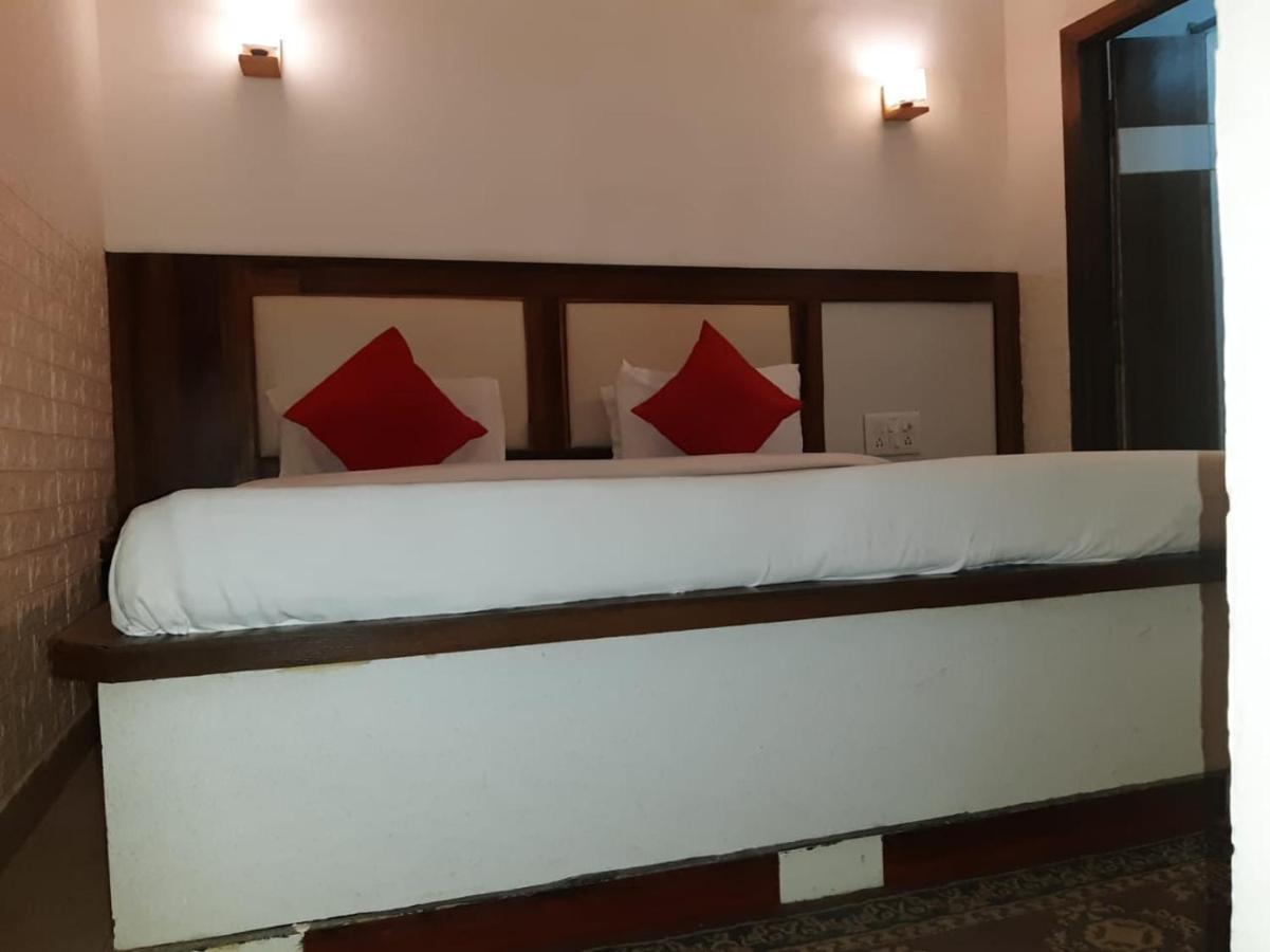 Hotel Radhe Wisma tamu