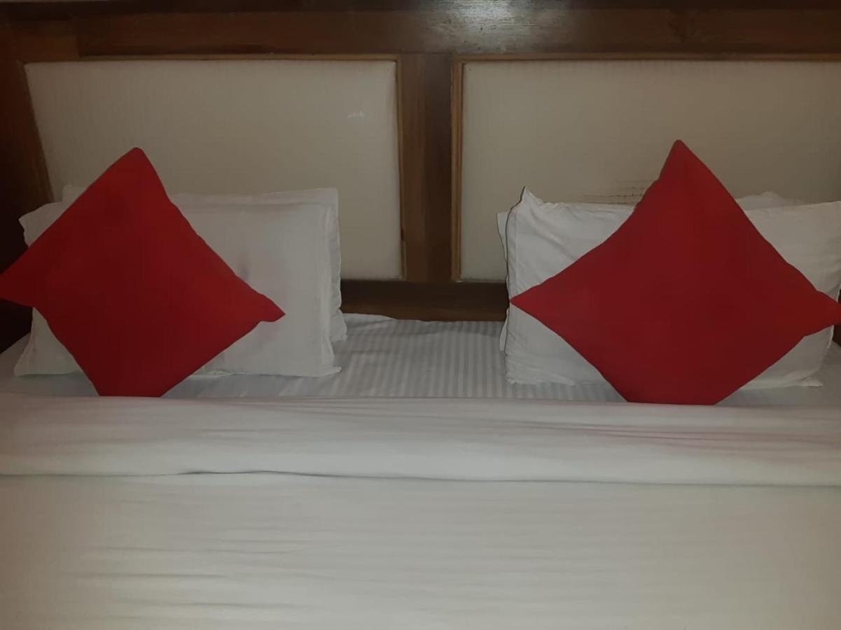 Hotel Radhe Wisma tamu *